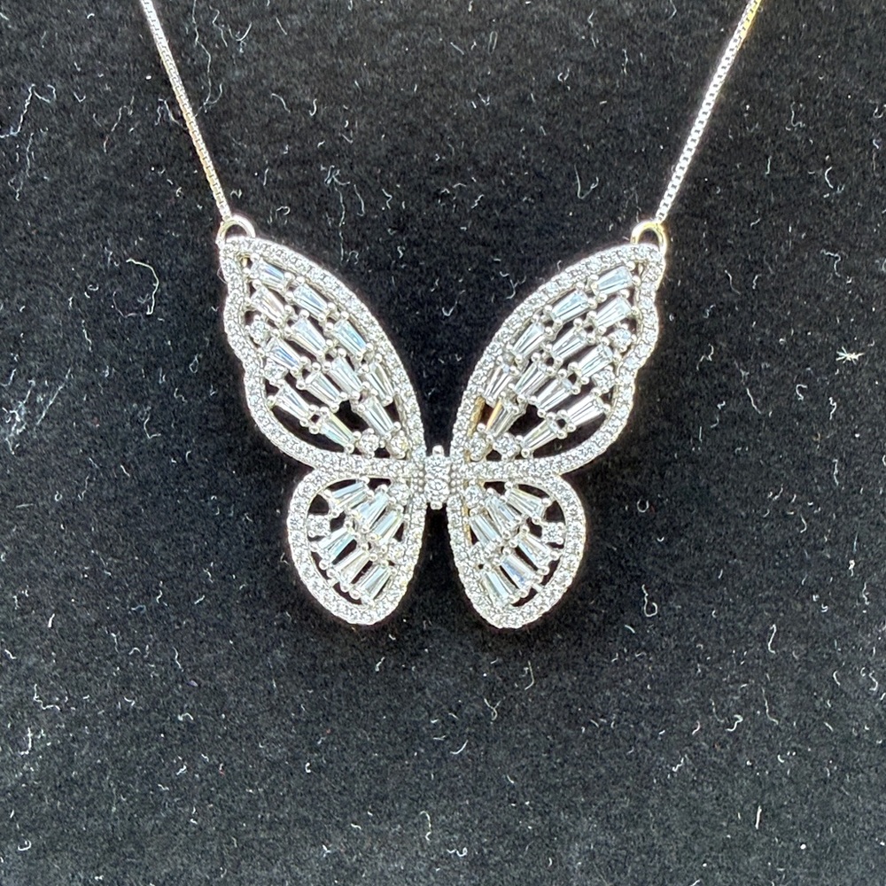 Elegant Silver Butterfly Pendant Necklace